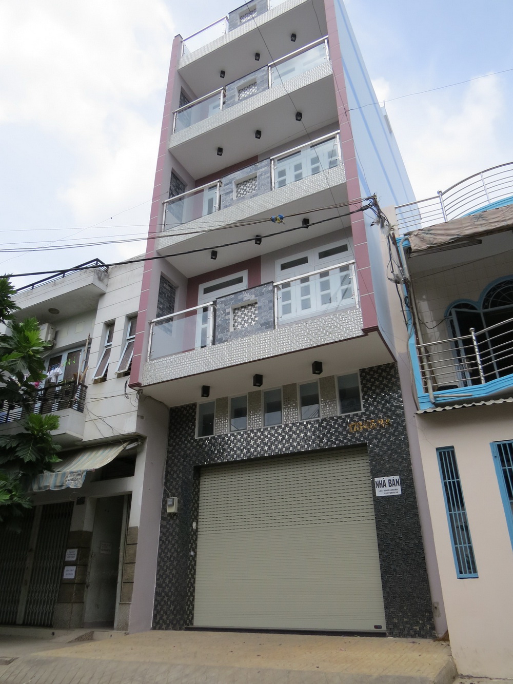 Nhà mới xây, nội thất châu Âu, sang trọng, yên tĩnh