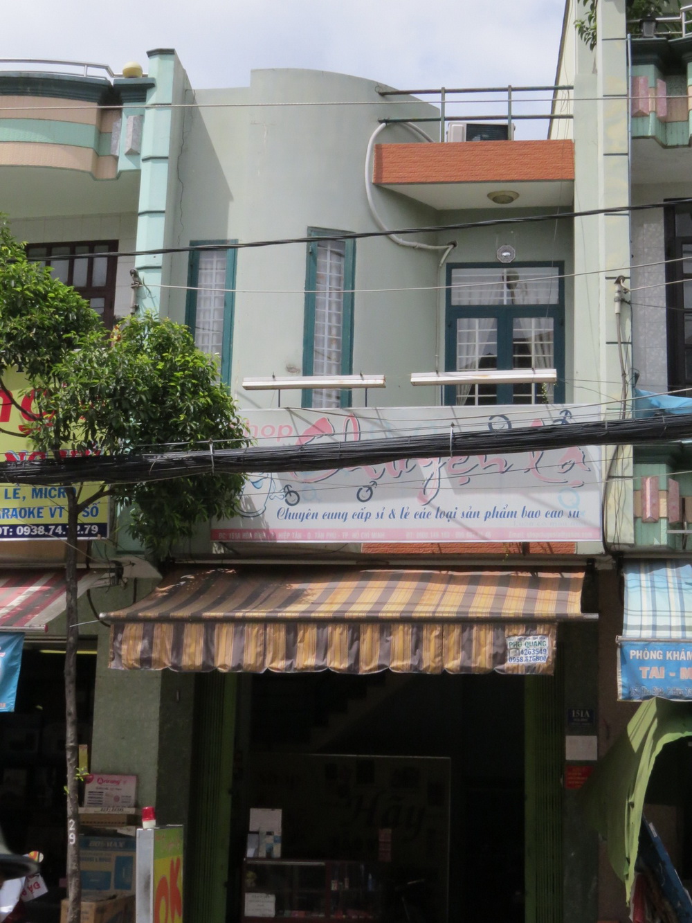 Xuất cảnh bán gấp nhà mặt tiền đường Hòa Bình, khu kinh doanh sầm uất