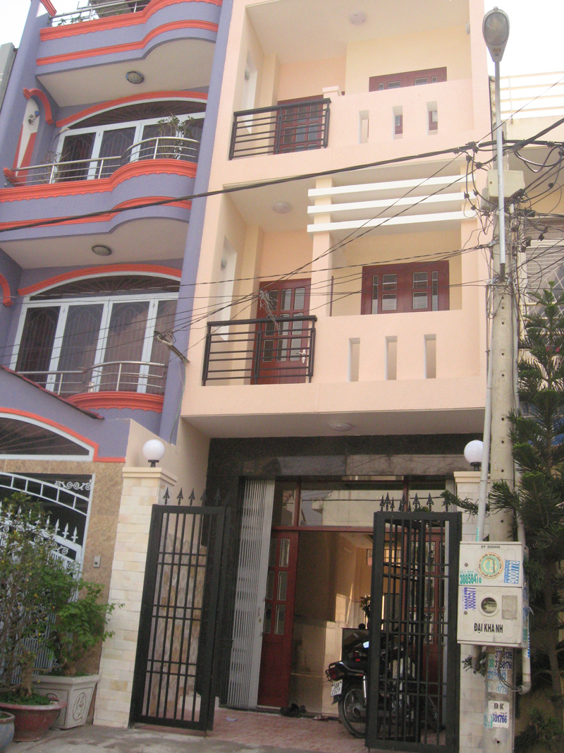 Nhà mặt tiền nguyên căn cho thuê giá rẻ gần Metro Bình Phú