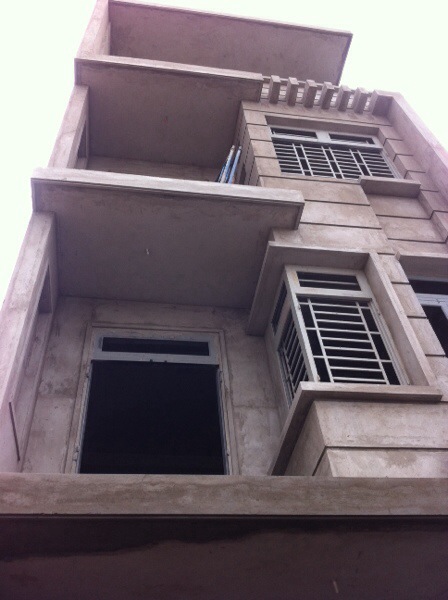 Bán nhà 3 tấm thiết kế đẹp có sân để xe hơi tại trung tâm hành chính Dĩ An