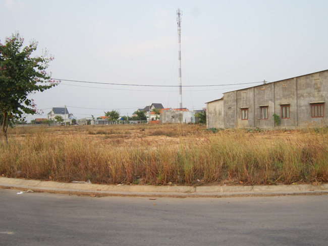 190 triệu, đất mặt tiền đường 25m, đường thông KCN Singapore