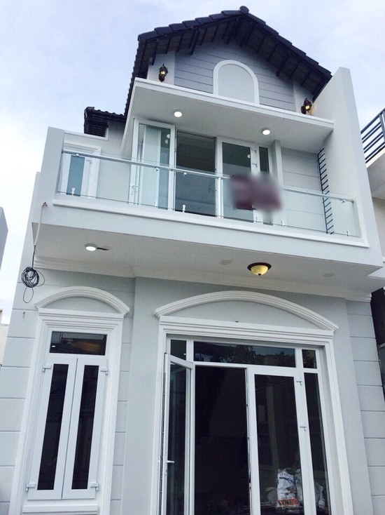 Bán gấp nhà biệt thư sân vườn mặt tiền hẽm 803 Huỳnh Tấn Phát, Quận 7