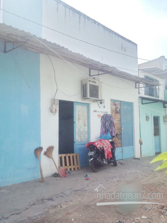 Bán gấp nhà nhỏ lững đúc hẻm 1113 HTP, Q7 (đang cho thuê 5 triệu/tháng)