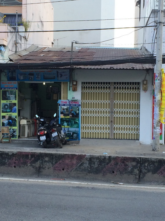 Bán nhà cấp 4 MT đường Huỳnh Tấn Phát, Q7 (khu đông đúc, gần vòng xoáy)