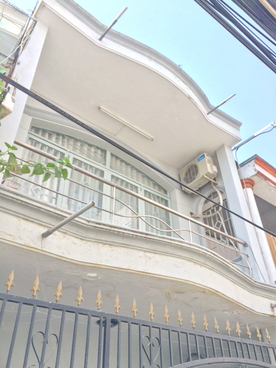Bán gấp nhà 1 lầu đẹp, đường Huỳnh Tấn Phát, F. Phú Thuận, Q.7
