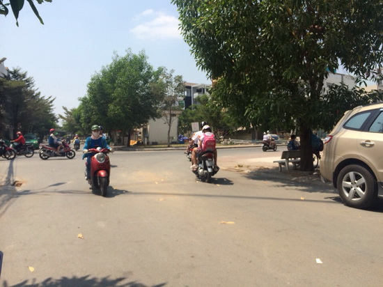 Cần cho thuê gấp mặt tiền đường Phú Thuận, quận 7 (đường 12m)