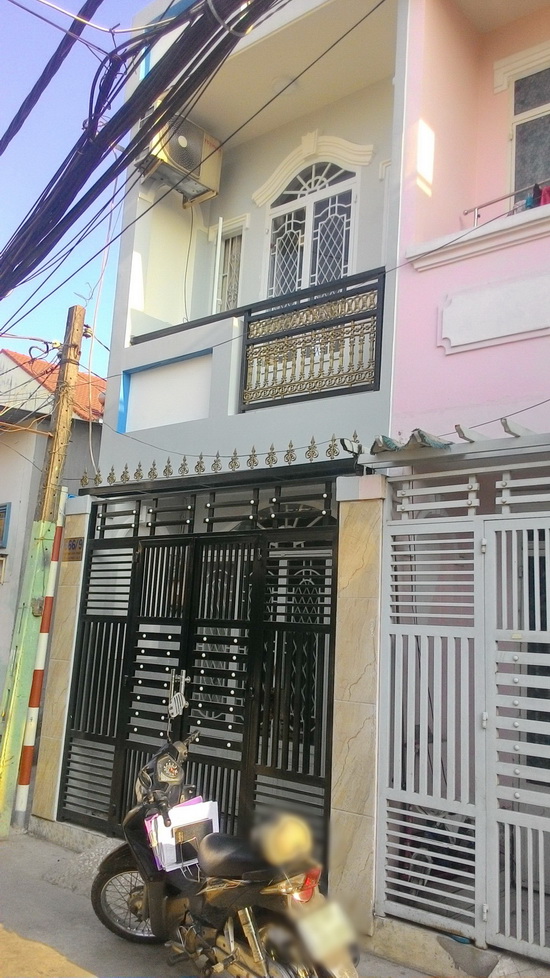 Cần bán nhà 1 lầu đẹp hẻm 666 Huỳnh Tấn Phát, P. Phú Thuận, Q.7