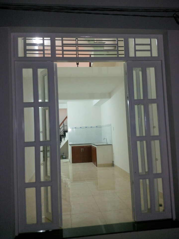 Nhà mới xây, liền kề Phú Mỹ Hưng, 3 tầng mái Thái, DT 86m2, sổ hồng riêng