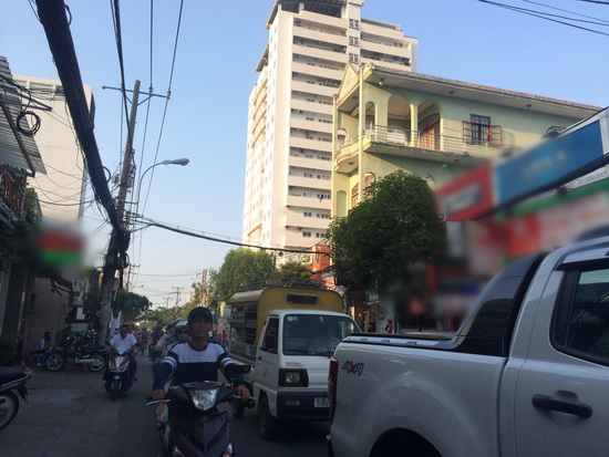 Cho thuê gấp căn hộ dịch vụ mặt tiền Lê Văn Lương, Quận 7 (110m2, Đông Nam, giá 12 Triệu/tháng)