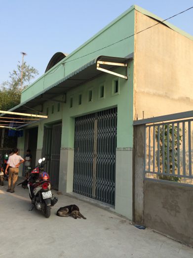 Bán nhà trọ Dĩ An. DT 10 x 18 = 180m2. Có 2 Ki ốt và 8 phòng trọ