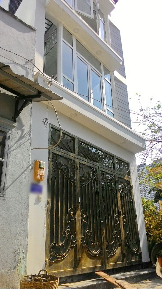 Nhà phố 02 lầu và sân thượng hẻm 749 Huỳnh Tấn Phát, P. Phú Thuận, Q.7 (Đã HC 2015)