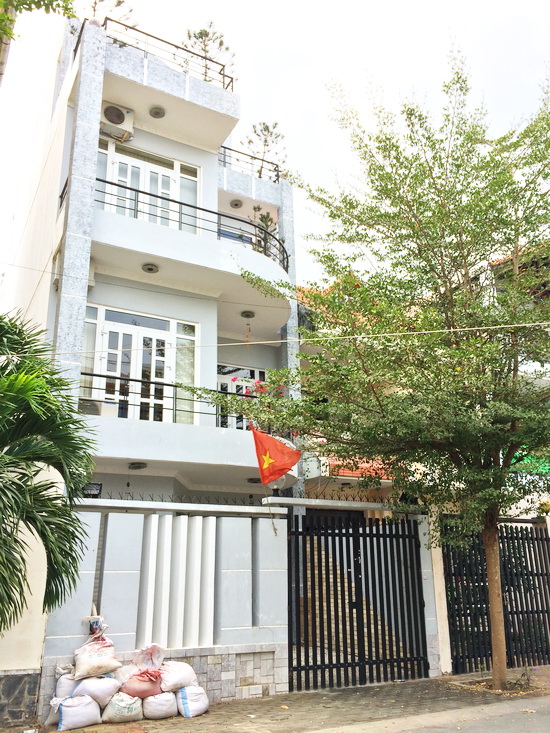 Bán nhà phố 2 lầu hiện đại đường nội bộ khu Nam Long Phú Thuận, Quận 7