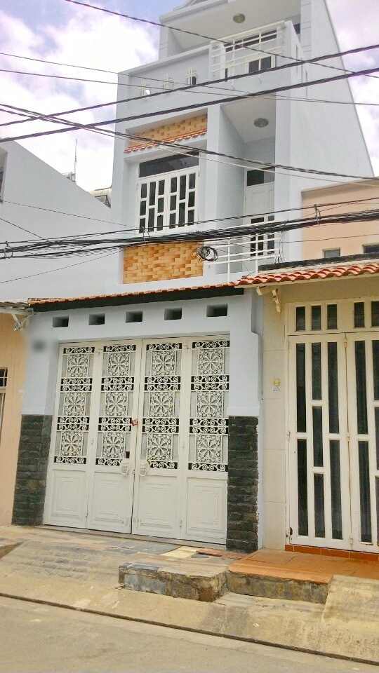 Bán gấp nhà phố 2 lầu Mặt Tiền đường số 47 F.Bình Thuận Q7. Hoàn Công 2012