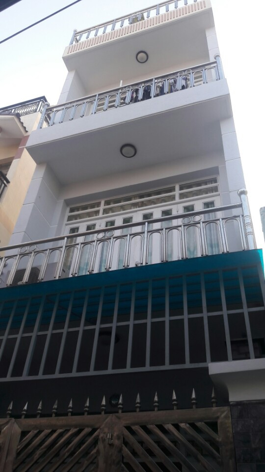 Nhà đẹp hẻm xe hơi 1027 Huỳnh Tấn Phát, Phú Thuận, Quận 7, giá 2.25 tỷ