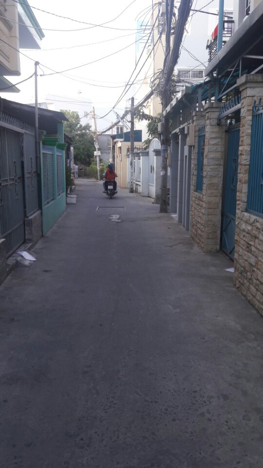 Bán nhà 3 tầng, giá 2.25 tỷ, 3.6 x 11m, hẻm 1027 Huỳnh Tấn Phát, Quận 7