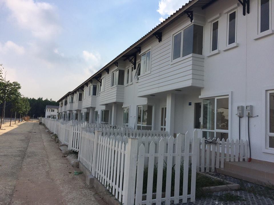 Bán nhà 1 trệt 1 lầu có sân vườn Nhơn Trạch Đồng Nai