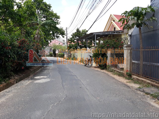 Cần bán gấp nhà mặt tiền đường Trạng Trình - Phường 9 - Đà Lạt