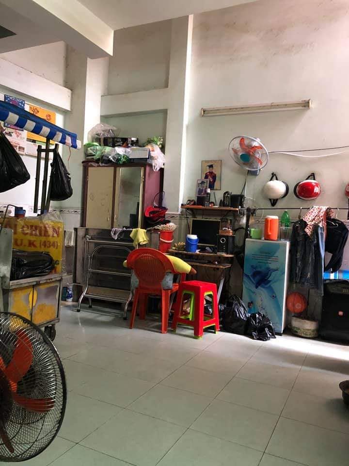 Cần bán gấp nhà Cách Mạng Tháng Tám Quận 3 chỉ 3.1 tỷ.