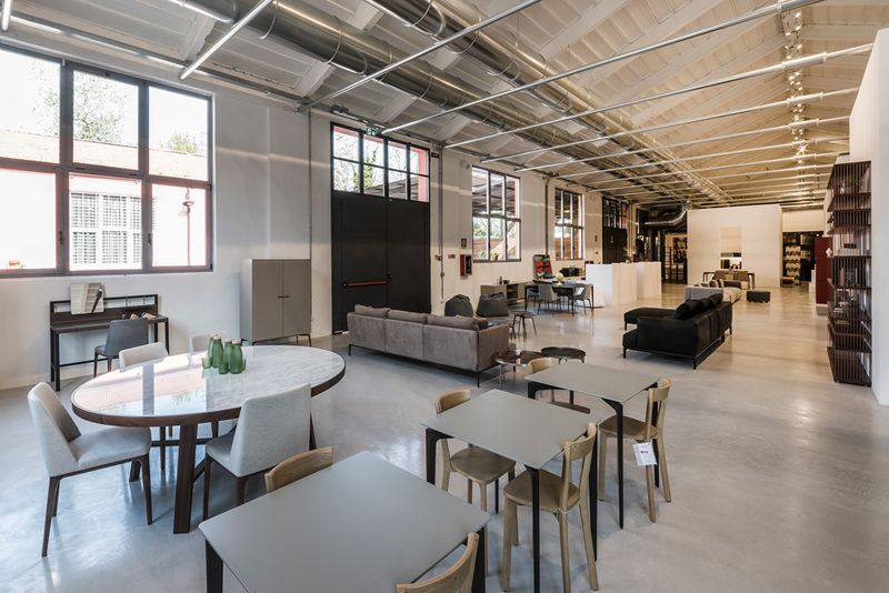 Bán showroom 410 Nguyễn Thị Minh Khai, Phường 5, Quận 3, HCM