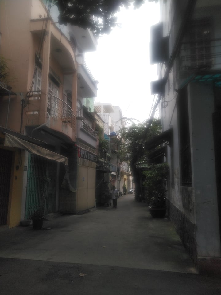 Bán nhà siêu rẻ hxh 2tỷ4, 25m2 Lạc Long Quân, phường 10 Tân Bình