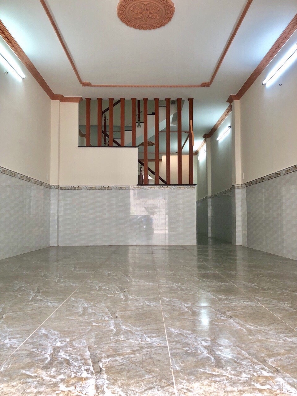 Kẹt tiền !!! Bán nhà 2 tầng 60m2 (5.5mx11m) Nguyễn Khoái Phường 2 Quận 4 chỉ 4.5 ty