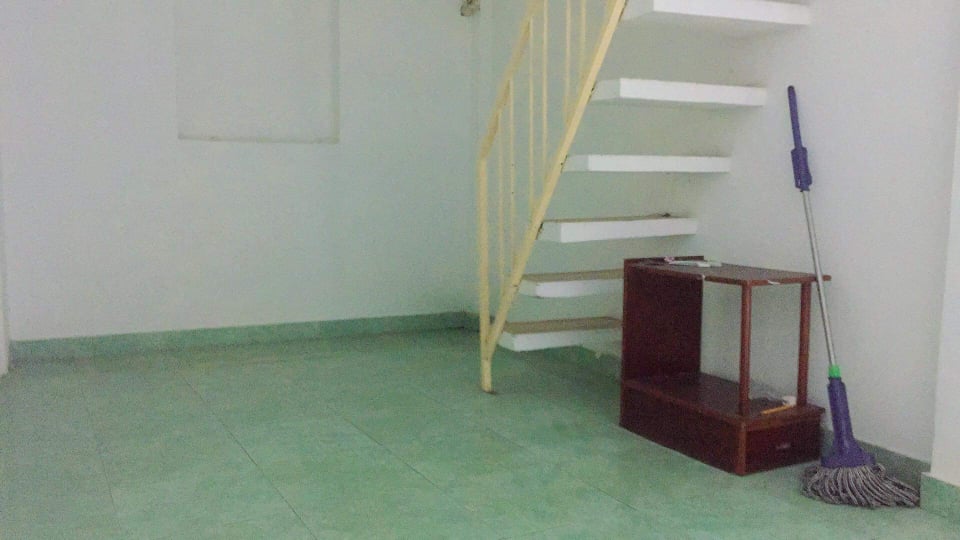 Bán nhà 18m2 vài bước ra  hxh về ở ngay  2tỷ5 đường  Lý Thái Tổ phường 1 Quận 10