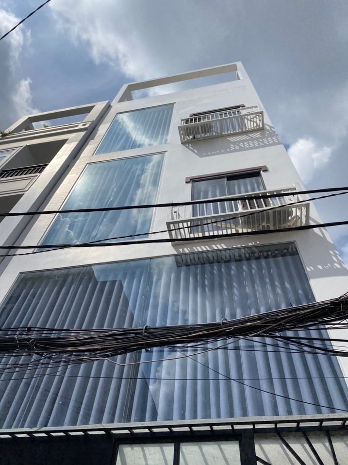 CHO THUÊ 50TR.THÁNG Nhà 6 tầng mới 5x17 Nguyễn Khoái Phường 2 Quận 4 giảm sâu 750tr