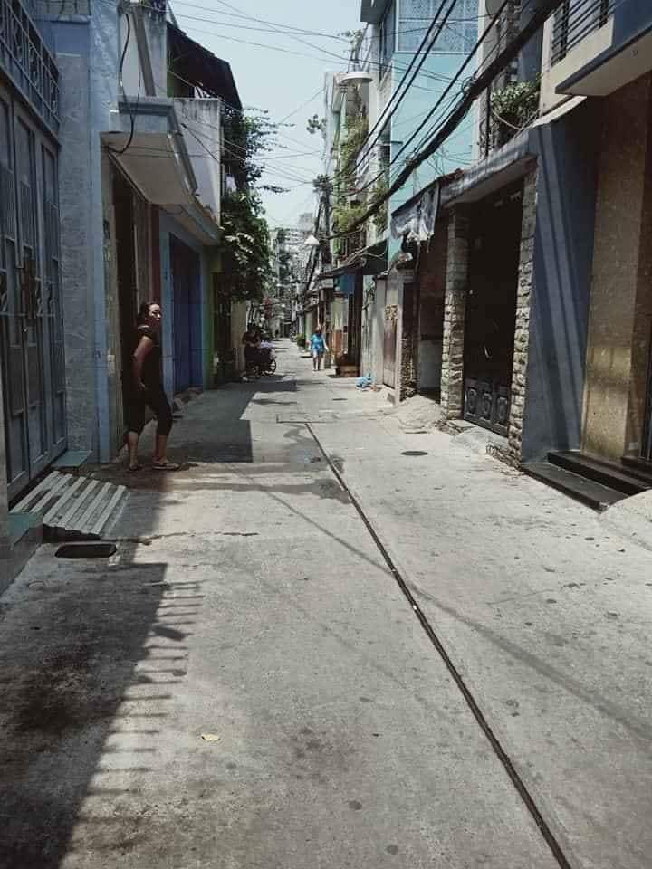 Nhà giá rẻ- sổ riêng nhỉnh 3 tỷ có ngay hẻm 4m 45m2 3PN Phường 6 Gò VẤp