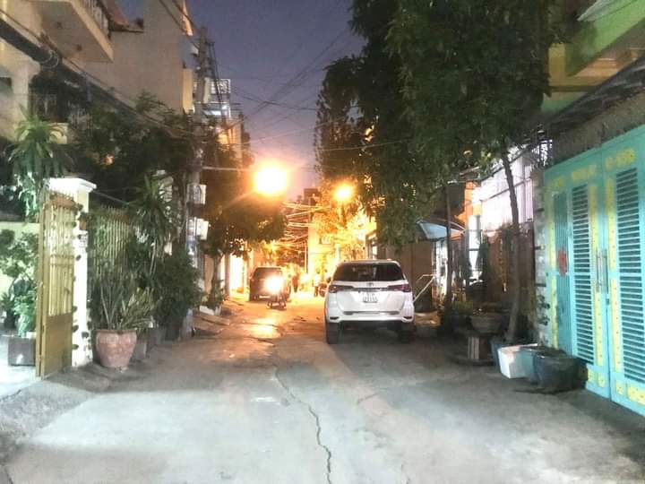 Gần Nguyễn Phúc Chu Phường 15 Tân Bình hẻm xe hơi thông 4.5m*13m giá 4tỷ6 TL