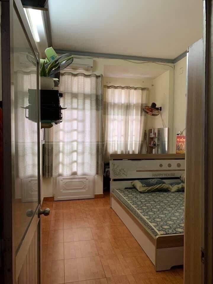 QUẬN 7 - HẺM XE HƠI ĐỖ CỬA - MUA 1 ĐƯỢC 2 NHÀ - DIỆN TÍCH CỰC RỘNG 96M2 CHỈ 5.3 TỶ- VỚI BỀ NGANG 8M SỔ VUÔNG NỞ HẬU NHẸ - GẦN PHÚ MỸ HƯNG QUẬN 7.