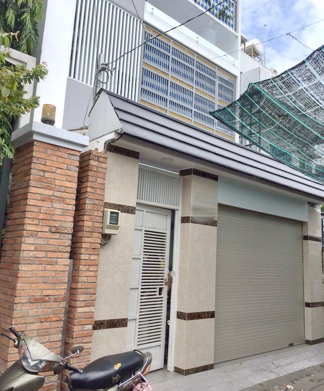 Bán nhà 2 lầu mặt tiền hẻm Trần Xuân Soạn Q7