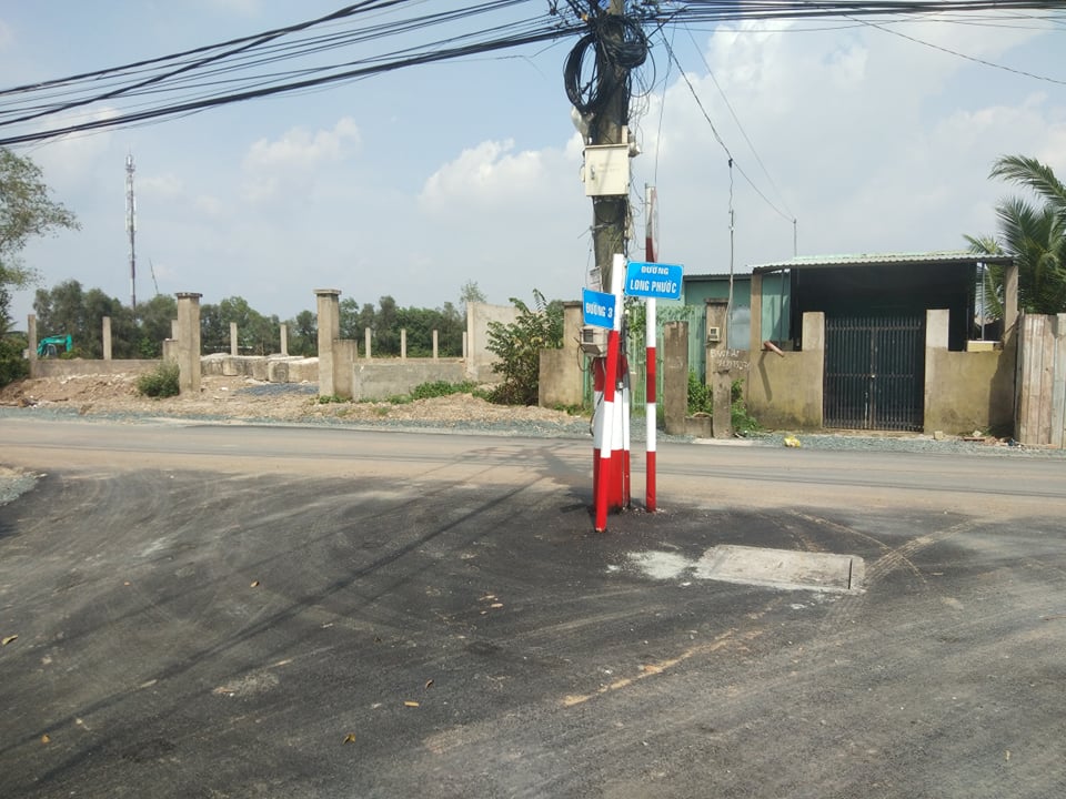 Hàng Hiếm 2 Lô liền kề MT đường 3,Long Phước,chỉ 4,3 tỷ 1 Lô 126 m2 TL, gần VinQ9
