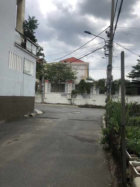 Bán nhà HXT, 55m2, chỉ 4 tỷ 500, đối diện Hiệp Thành City Quận 12. LH:  093.4749.575