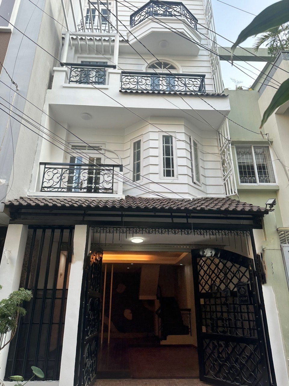 Bán nhà ngay sát sân bay Tân Sơn Nhất, khu Víp hẻm 6m, ngang 5 x 10 vuông vức