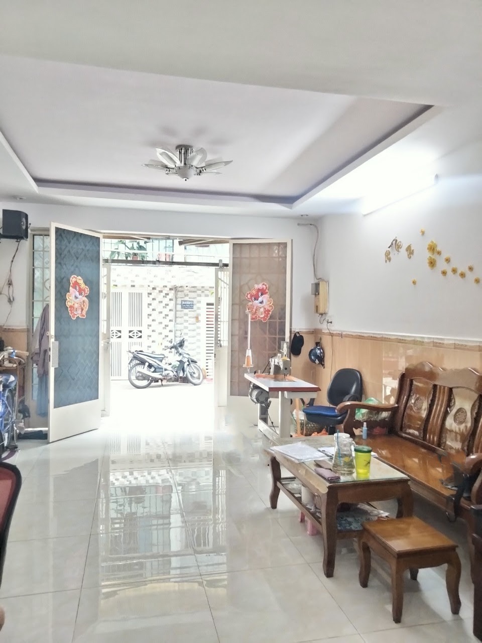 Bán nhà HXH Thoại Ngọc Hầu, quận Tân Phú, 3 lầu btct, 50m2 giá chỉ 4 tỷ 99