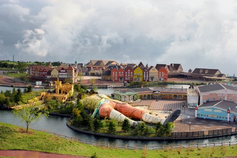 Công viên siêu thực bỏ hoang tại Nhật Bản