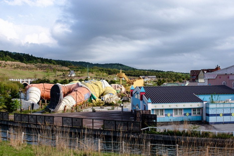 Công viên siêu thực bỏ hoang tại Nhật Bản