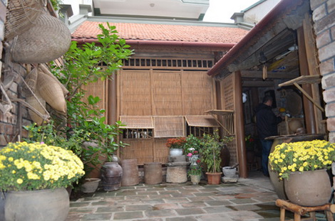 Nhà cổ trăm tuổi giữa thủ đô