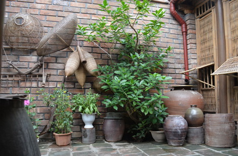 Nhà cổ trăm tuổi giữa thủ đô