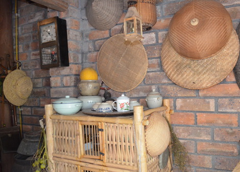 Nhà cổ trăm tuổi giữa thủ đô