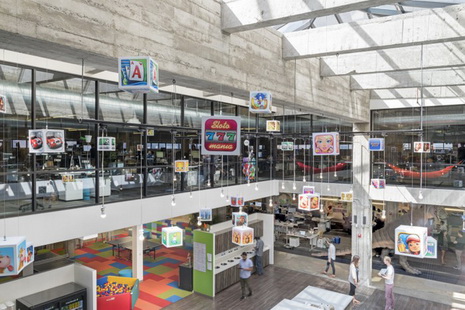 Văn phòng của người lớn khiến trẻ con cũng mê