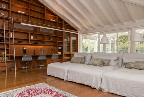 Ronaldo Brazil khoe nhà độc đáo