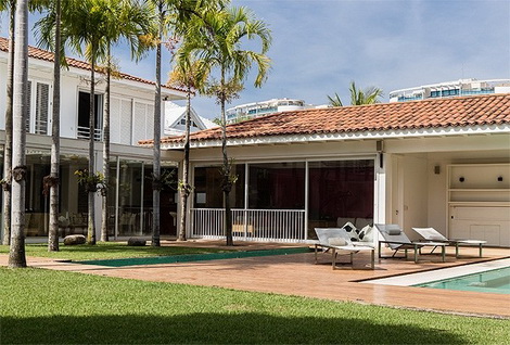 Ronaldo Brazil khoe nhà độc đáo