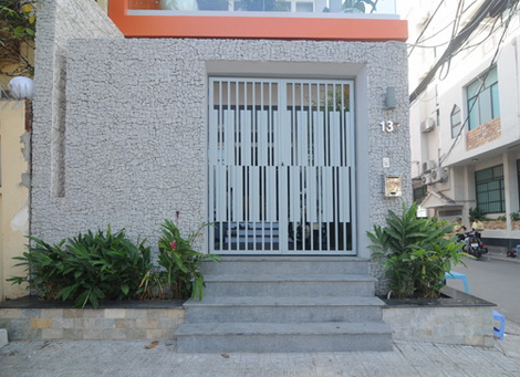 Ngôi nhà có lợi thế nằm ở góc phố nên có 2 mặt tiền thoáng rộng