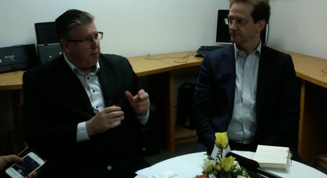 Ông Nevil dự báo giá bất động sản