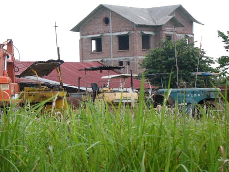 Hết thời làm loạn