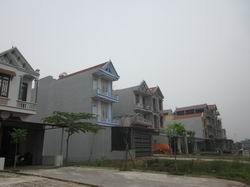 Lấn chiếm đất ở