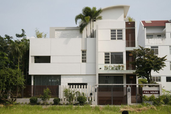 Cách bố trí cửa chính tăng vượng khí